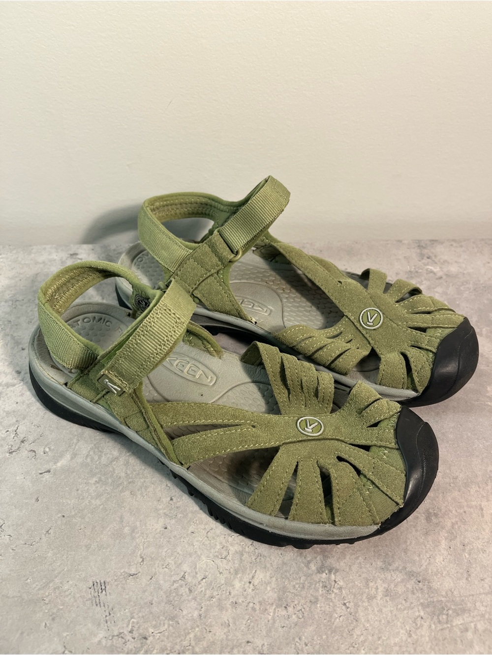 Keen Rose Sandals Closed Toe Olive Green Adjustable Size 6.5